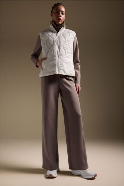 Waterproof Regular Fit Zip-Up Sports Vest