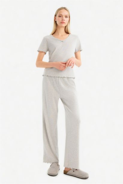 سيت بجامة قصة عادية نص ردن من Fall in love - قطعتين