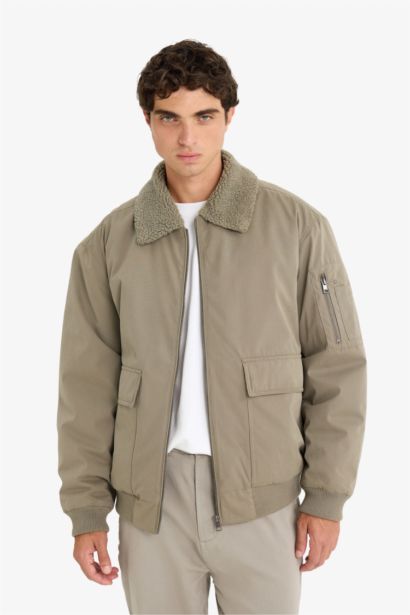 جاكيت خفيف اوفر سايز مقاوم للماء بياخة فرو