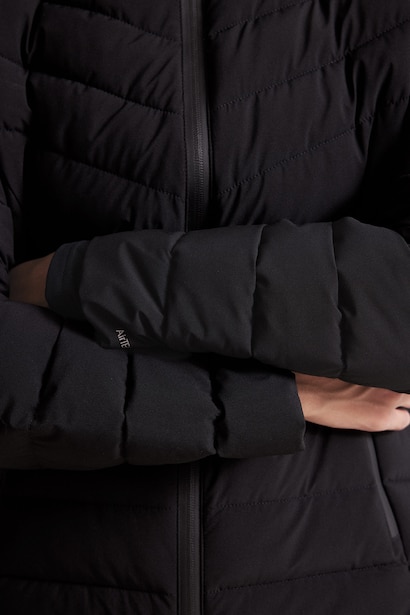 Rüzgar Geçirmez Su İtici Regular Fit Kapüşonlu Fermuarlı Cepli Şişme Mont