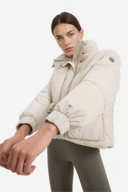 قمصلة نفخ اوفر سايز مقاوم للماء من DeFactoFit