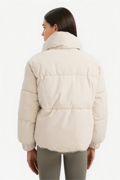 قمصلة نفخ اوفر سايز مقاوم للماء من DeFactoFit