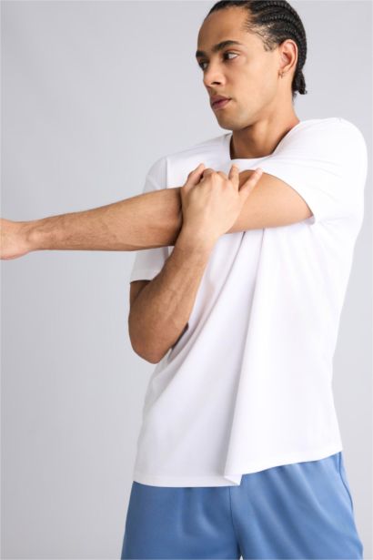 Standard Fit Crew Neck Short Sleeved Sports T-Shirt