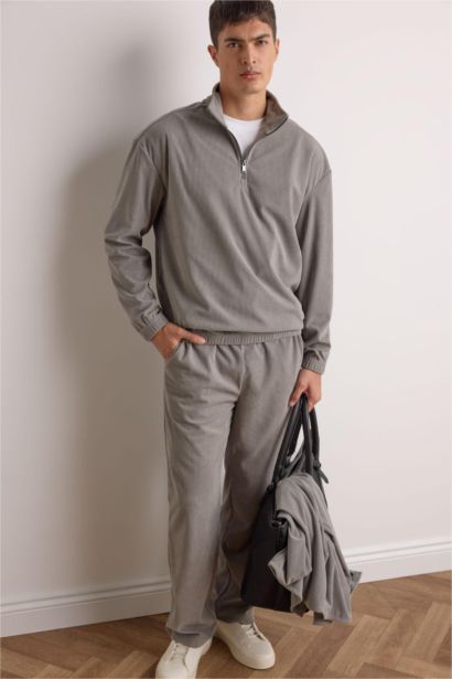 Boxy Fit Stand Collar Zippered Velvet Sweatshirt