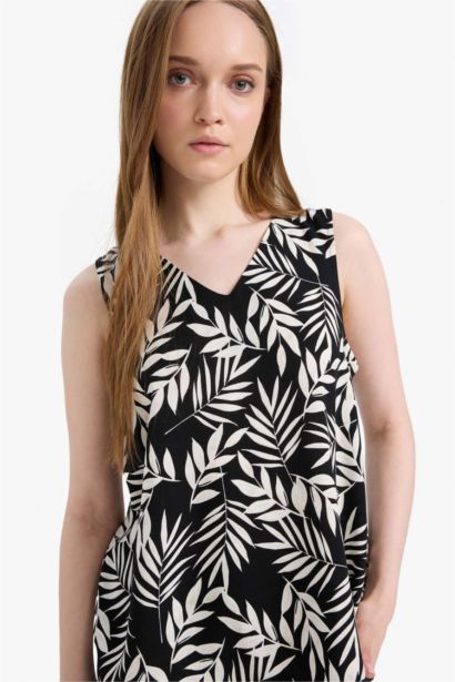 Regular Fit V Collar Patterned Sleeveless Blouse