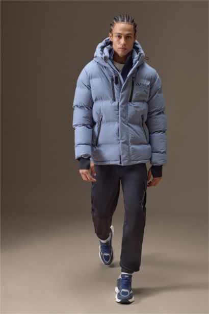 Su İtici Regular Fit Kapüşonlu Rüzgar Geçirmez Şişme Mont