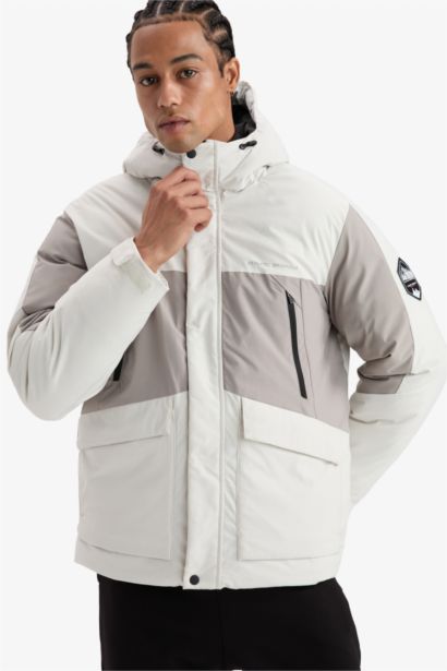Su İtici Regular Fit Kapüşonlu Rüzgar Geçirmez Mont