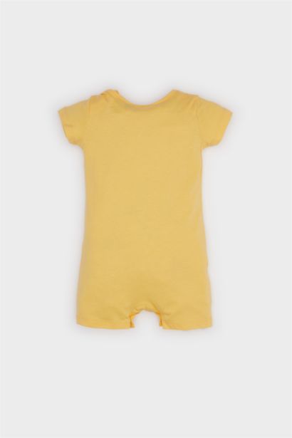 بدلة أولاد نص كم بطبعة وينيي