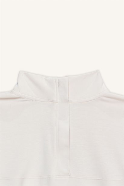 سويت شيرت قصة مريحة بياقة عالية بسوسته