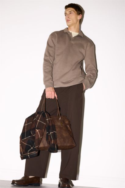 سويت شيرت قصة عادية برقبة بولو