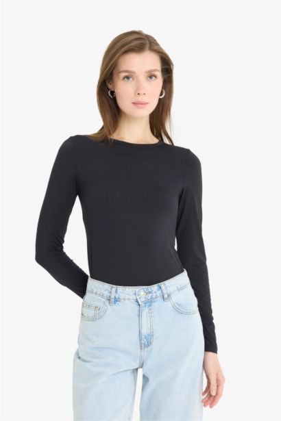 Слим фит, базовая однотонная футболка с длинными рукавами