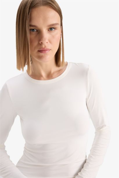 Слим фит, базовая однотонная футболка с длинными рукавами