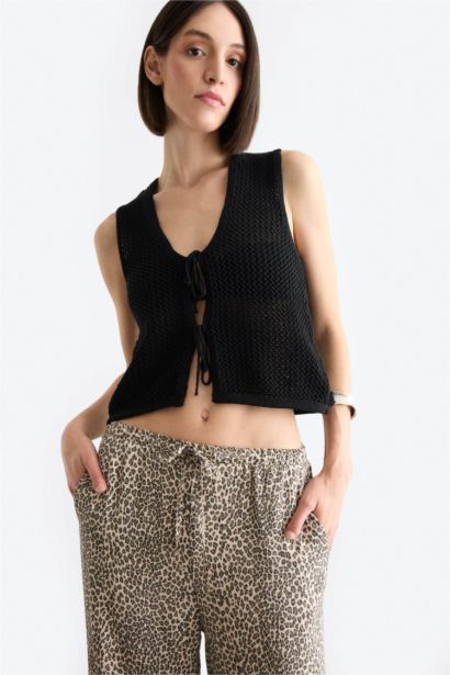 جيلي قصة عادية برقبة V