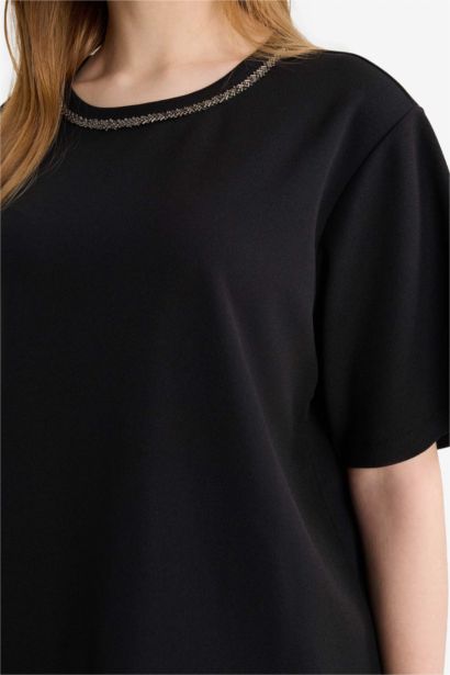 تيشيرت نص كم  قصة عادية برقبة مستديرة