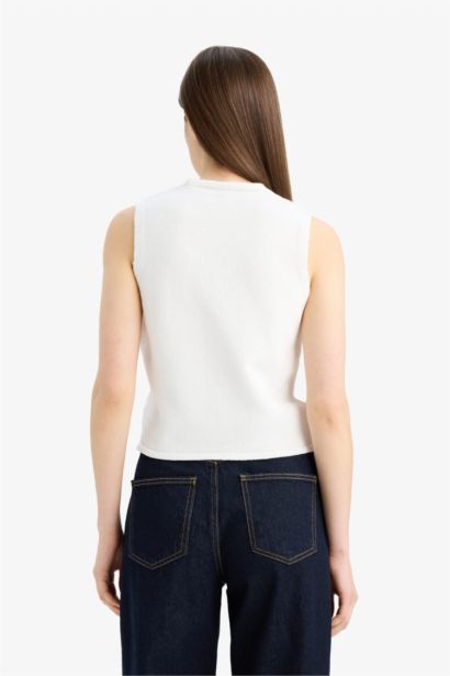 فيست بليزر سليم بيزك فيت بياقة V