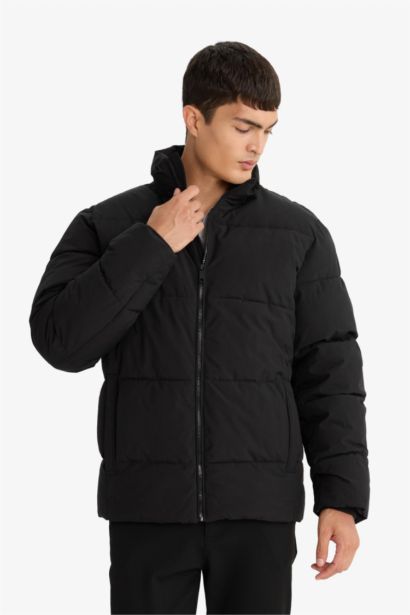 قمصلة نفخ قصة عادية بياقة عالية