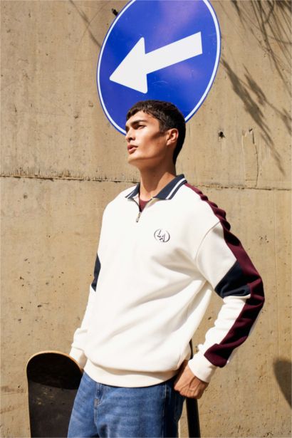 Boxy Fit Printed Long Sleeve Sweatshirt