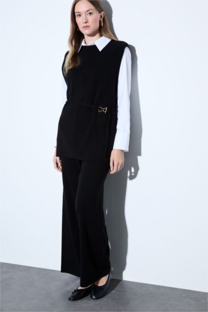 Pull sans manches en maille à col rond avec ceinture