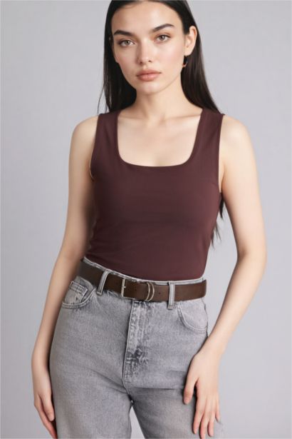 تانك توب بيزك سادة سليم فيت بياقة مربعة