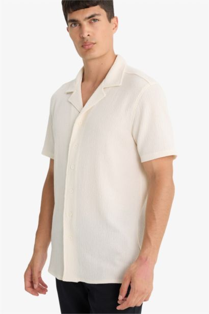 Man Short Sleeve Shirt
