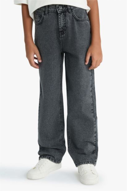 Boy Wide Leg Straight Leg Jeans