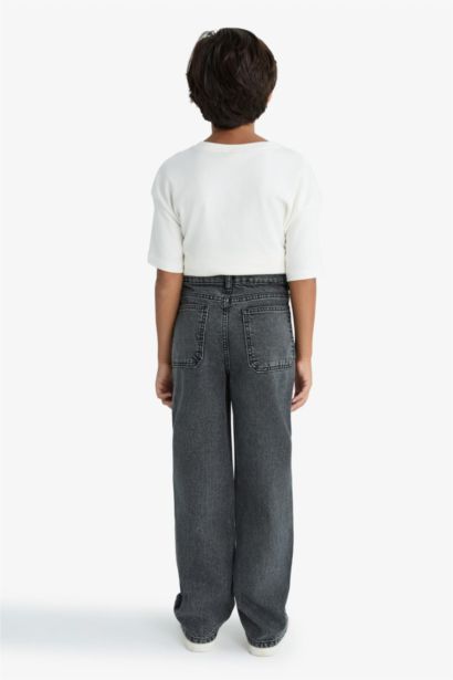 Boy Wide Leg Straight Leg Jeans