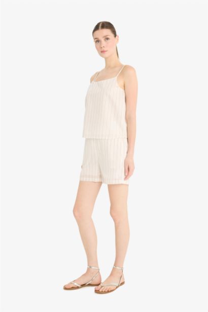 شورت مخطط بخصر عالي