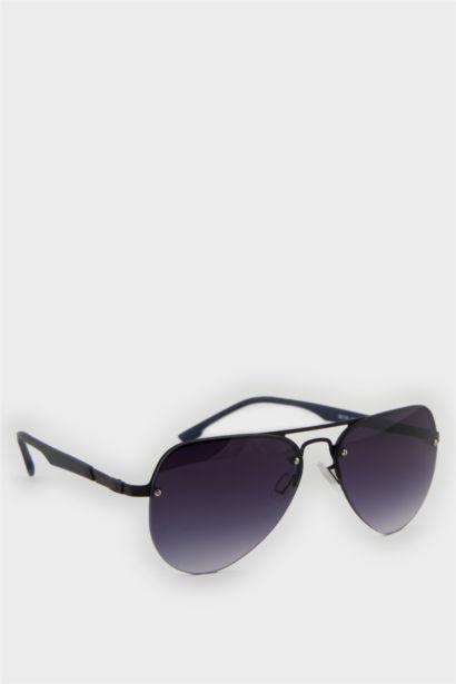 Man Round Sunglasses