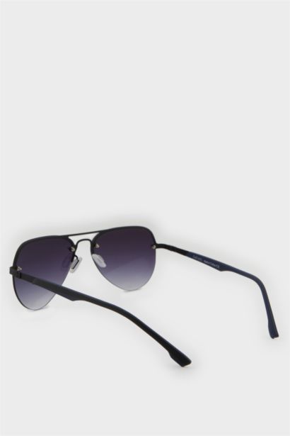 Man Round Sunglasses