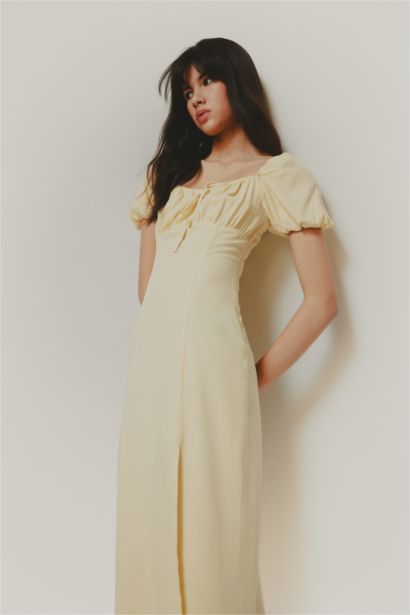 Платье миди А-силуэта с V-образным вырезом из льняной смеси с короткими рукавами