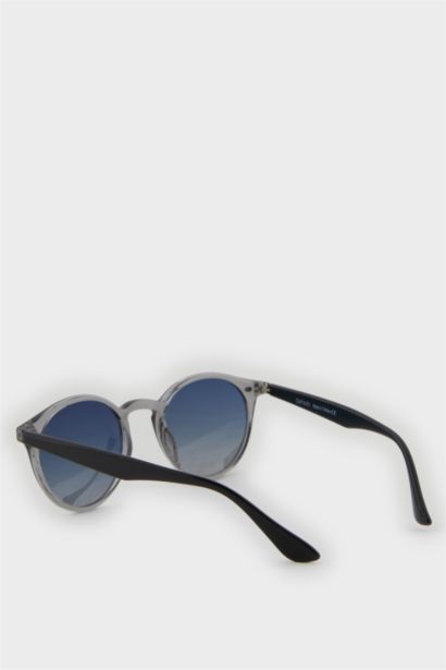 Man Round Sunglasses
