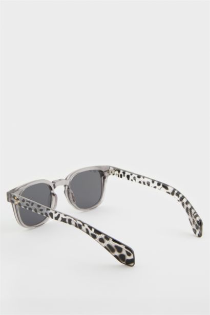 Kadın Yuvarlak Siyah Plastik Çerçeve Siyah Cam UV Güneş Gözlüğü