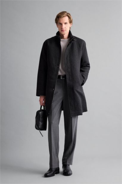 Regular Fit Stand Collar Pocketed Zippered Lined Cachet Coat