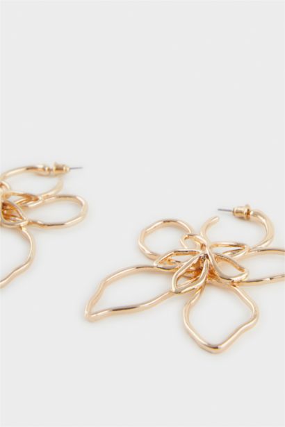 Woman Flower Motif Gold Earrings