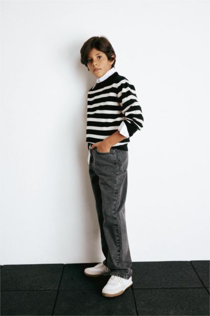 Boy Regular Fit Crew Neck Pullover