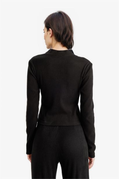 Pull Cardigan à col roulé