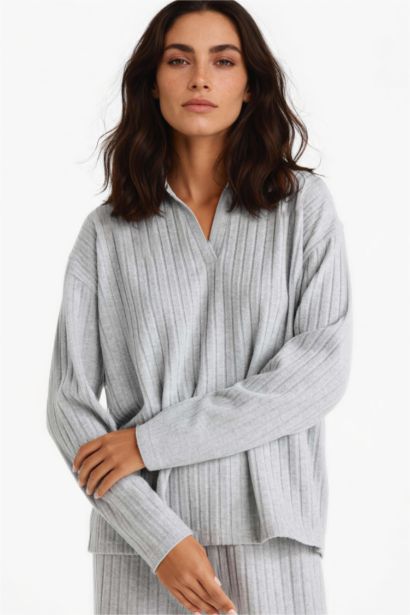 سويت شيرت قصة مريحة بياقة بولو