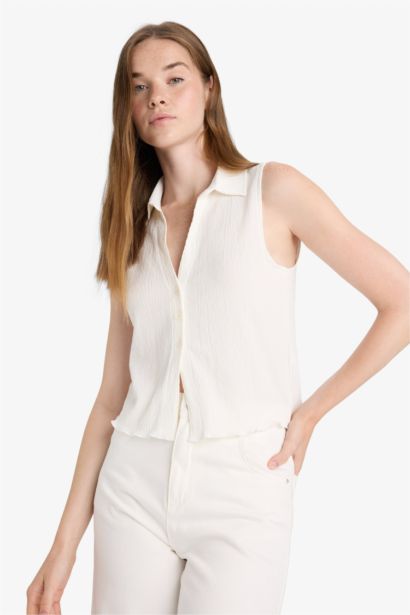 Fitted Gömlek Yaka Dokulu Kolsuz Beyaz Bluz