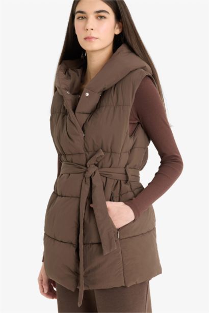 Regular Fit Kapüşonlu Belden Bağlamalı Çıtçıtlı Yelek