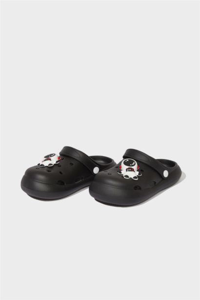 شبشب ولادي بكعب سميك