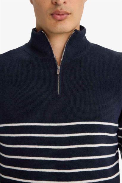 Standart Fit Yarım Fermuarlı Çizgili Triko Kazak