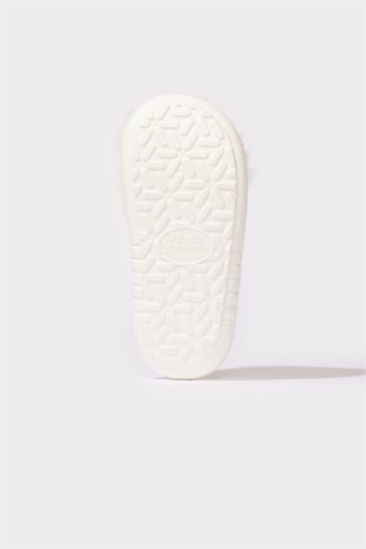 Әйелдерге үй тәпішкесі