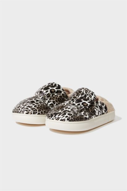 Woman Flat Sole Home Boots