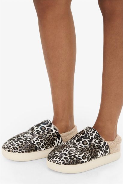 Woman Flat Sole Home Boots