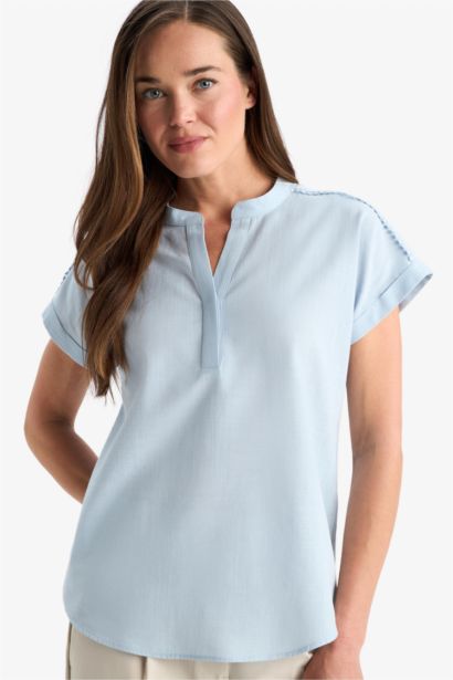 Regular Fit Crew Neck Short Sleeve Blouse