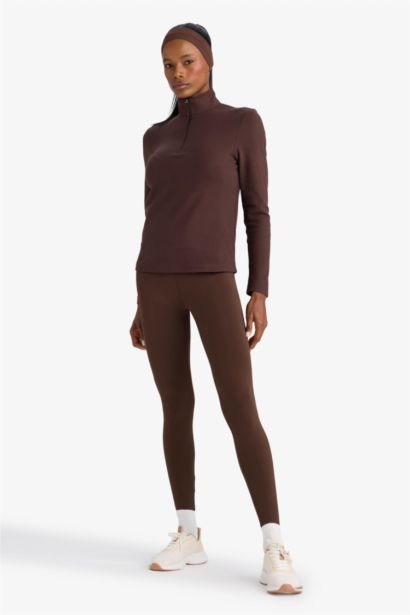 سويت شيرت رياضي قصة عادية بياخة عالية من DeFactoFit