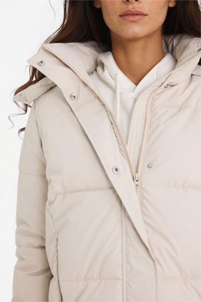 Regular Fit Kapüşonlu Fermuarlı Şişme Mont