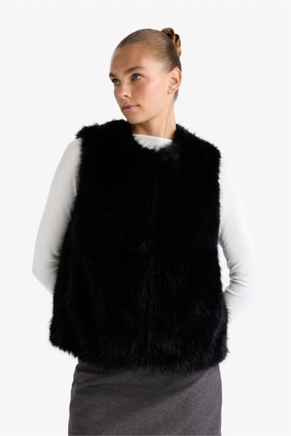 Жилет Regular Fit из искусственного меха