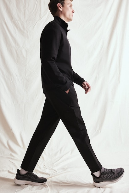 Standard Fit Woven Jogger