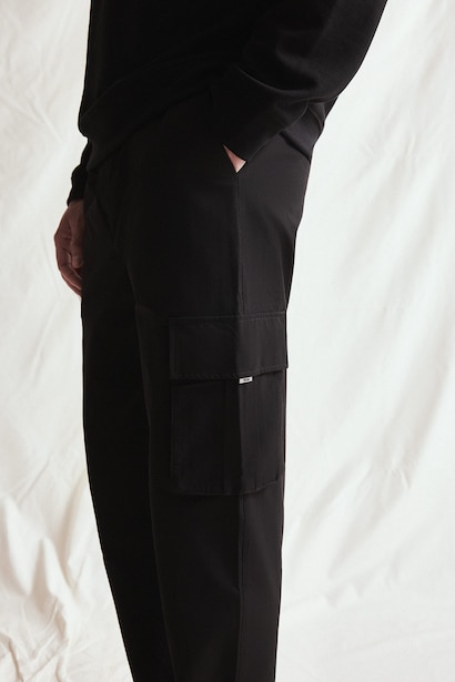 Standard Fit Woven Jogger